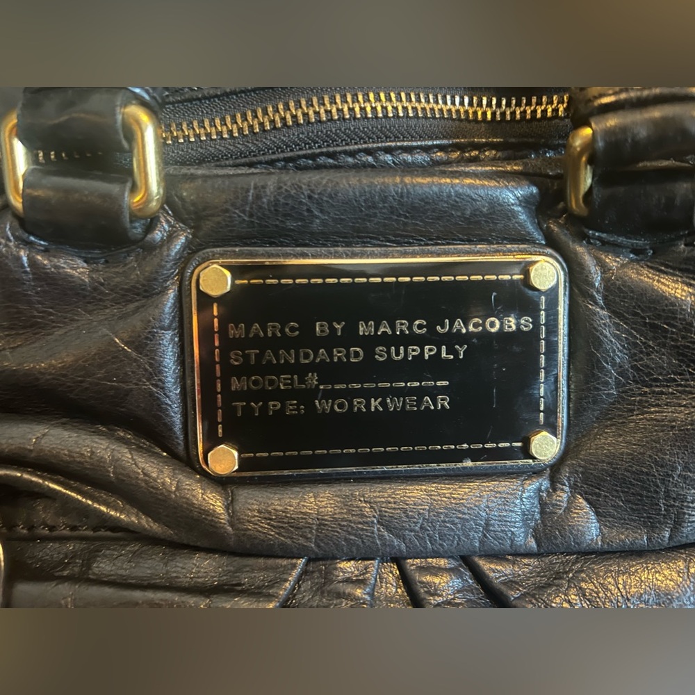 Marc By Marc Jacob’s leather purse. Like new - Picture 2 of 11